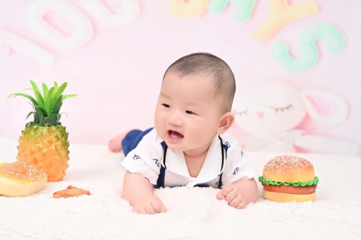 双鸭山宝宝眼角红血丝